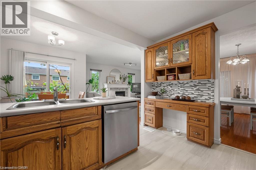 444 BURNETT Avenue thumbnail 12