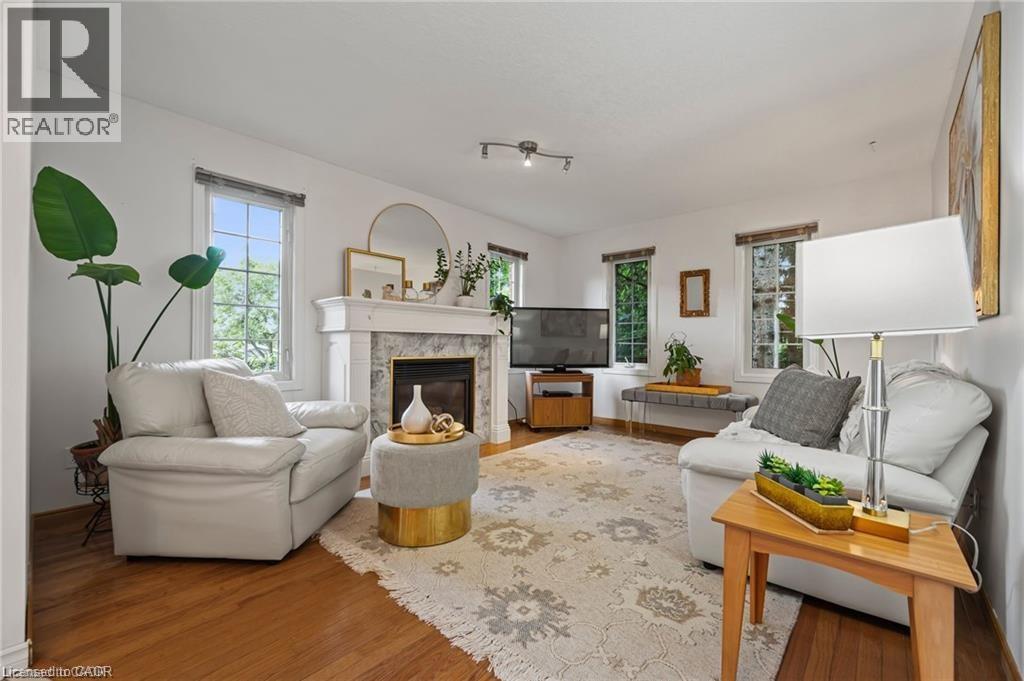 444 BURNETT Avenue thumbnail 15