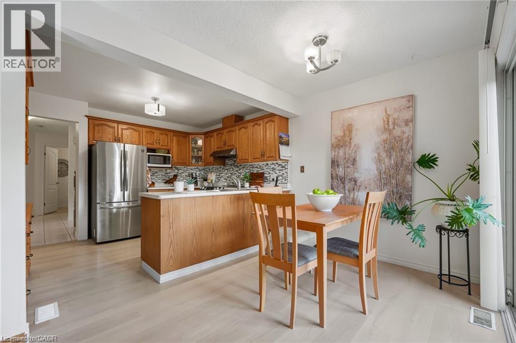 444 BURNETT Avenue thumbnail 9