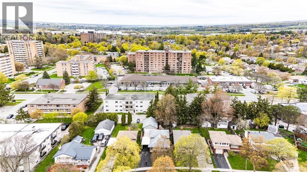18 QUEENSTON Crescent thumbnail 8