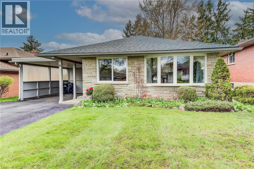 18 QUEENSTON Crescent thumbnail 9