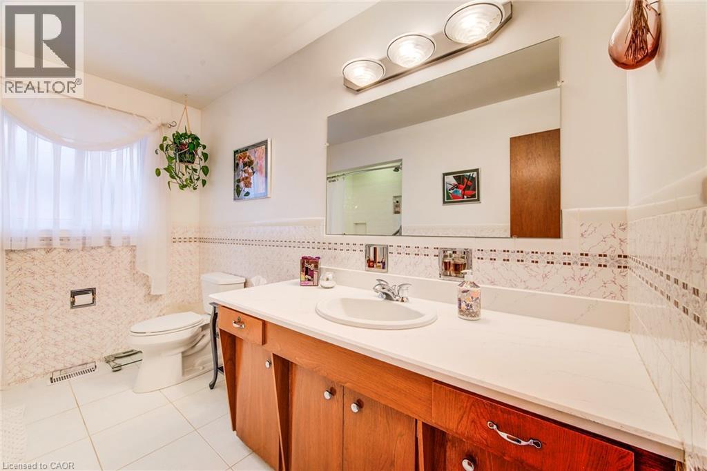 18 QUEENSTON Crescent thumbnail 21