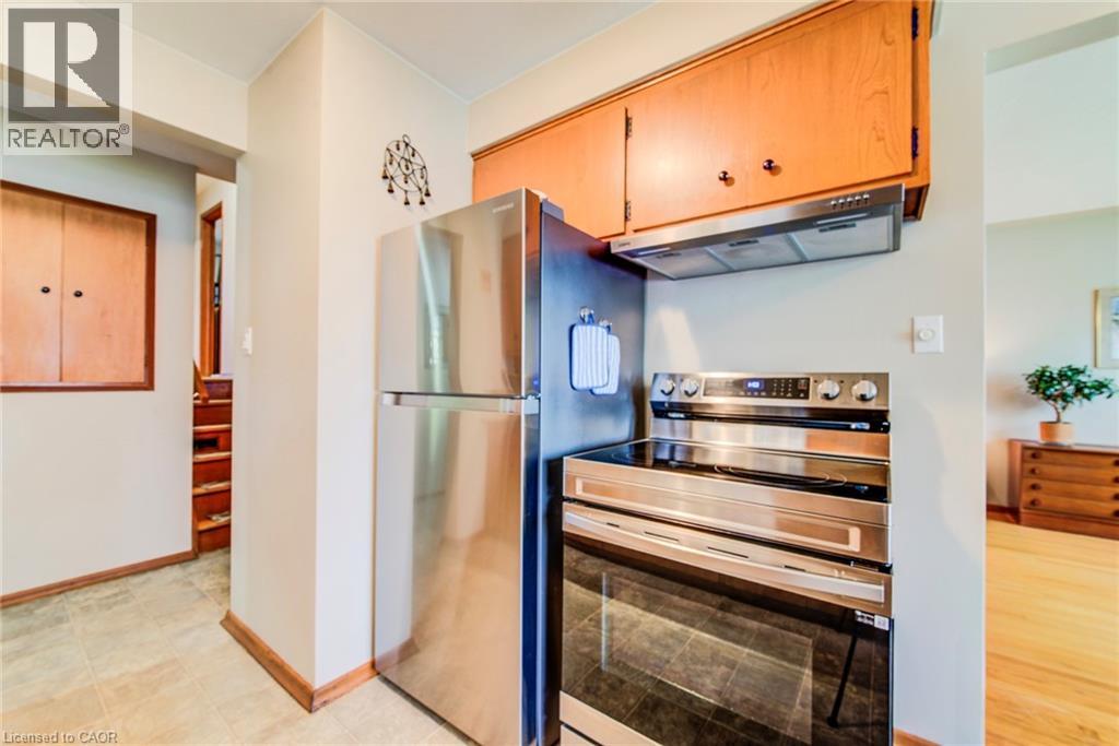 18 QUEENSTON Crescent thumbnail 14