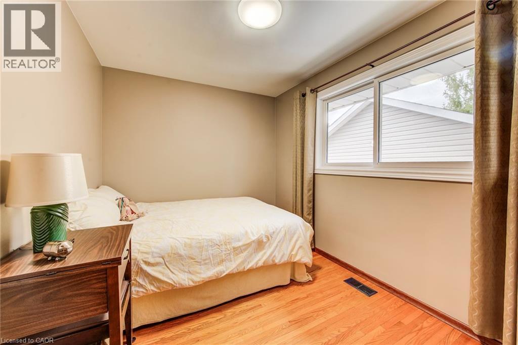 18 QUEENSTON Crescent thumbnail 24
