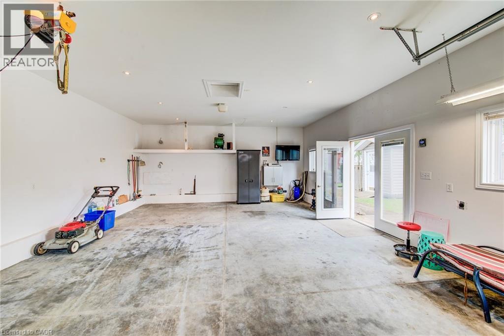 18 QUEENSTON Crescent thumbnail 7