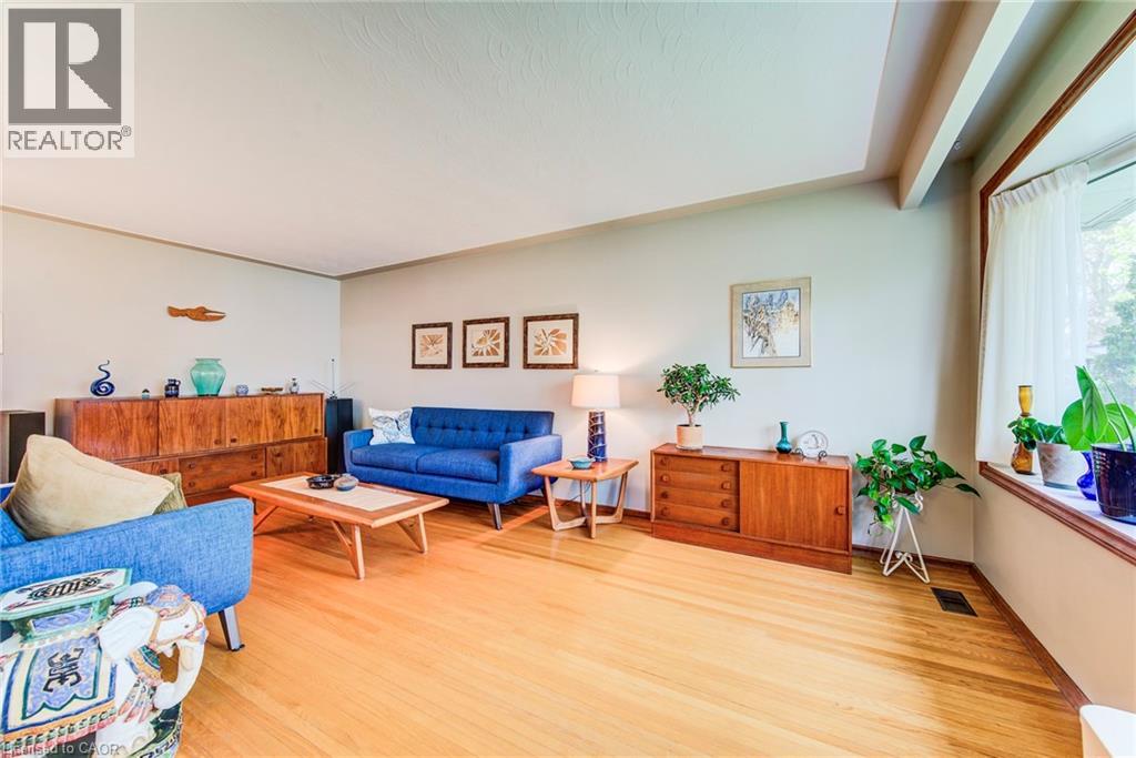 18 QUEENSTON Crescent thumbnail 17
