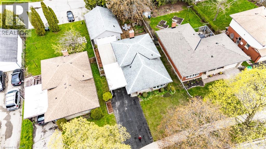 18 QUEENSTON Crescent thumbnail 4