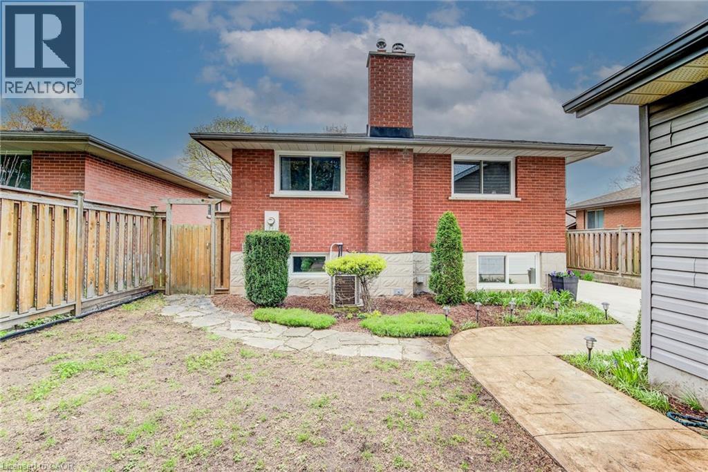 18 QUEENSTON Crescent thumbnail 33