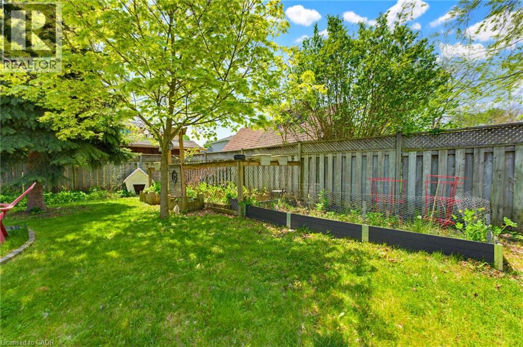 219 INGLIS Street thumbnail 32