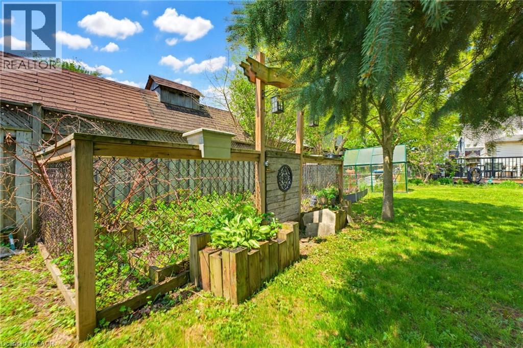 219 INGLIS Street thumbnail 33