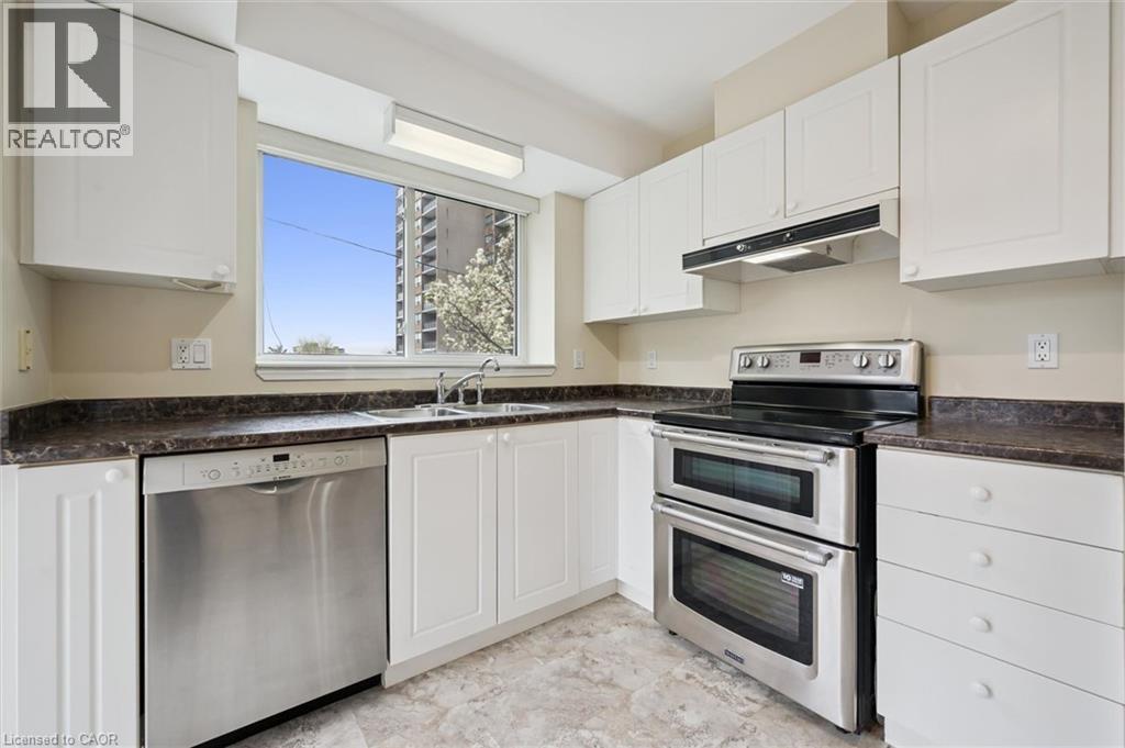 20 ST GEORGE Street Unit# 110 thumbnail 10
