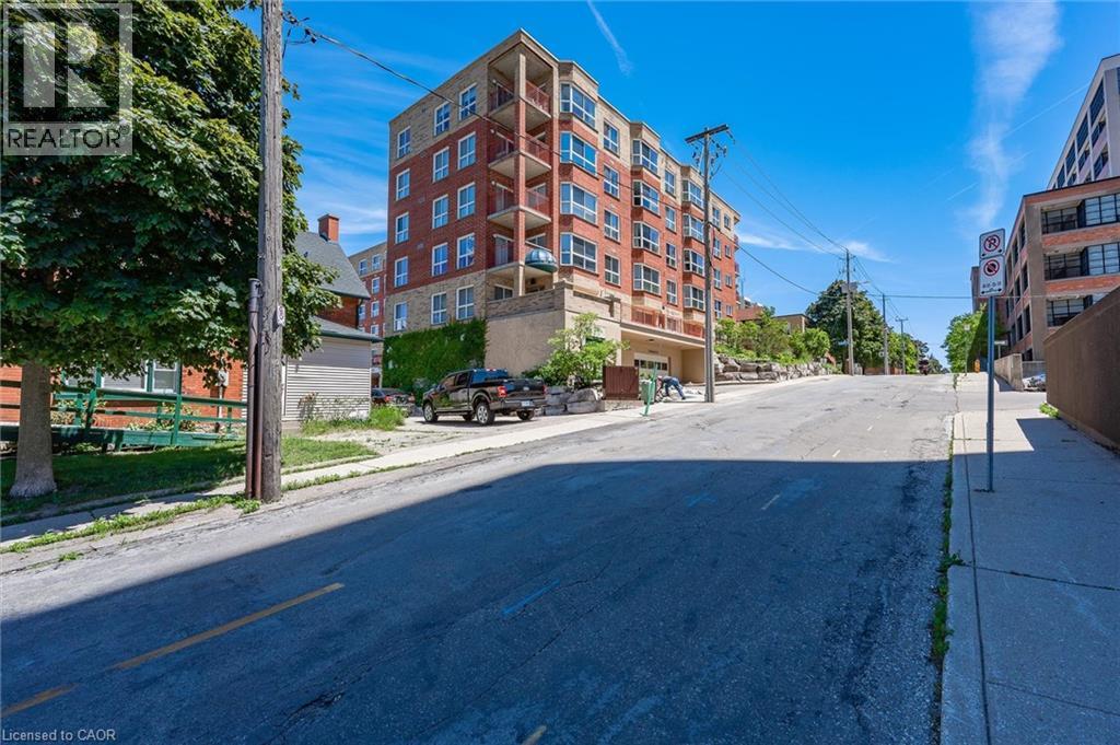 20 ST GEORGE Street Unit# 110 thumbnail 32