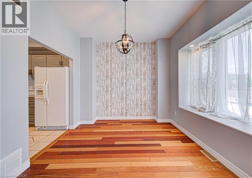 281 COURTLAND Avenue E thumbnail 13
