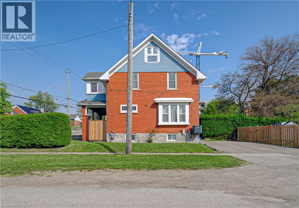 281 COURTLAND Avenue E thumbnail 2