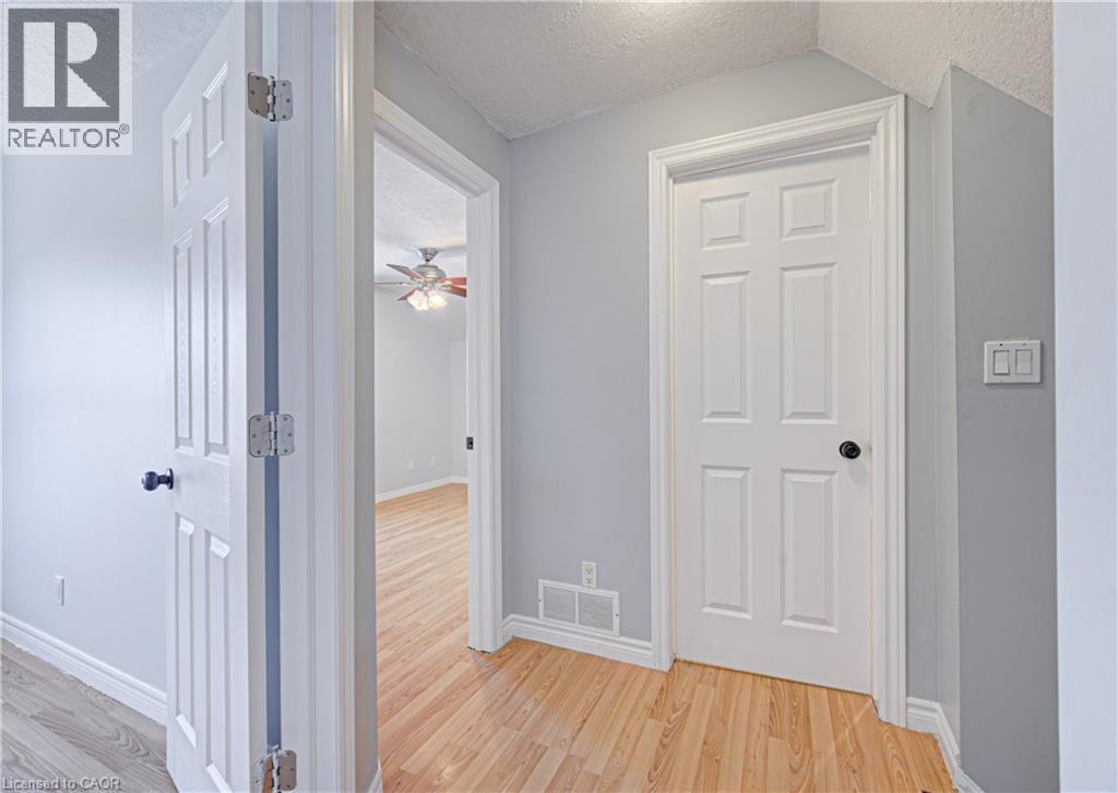 281 COURTLAND Avenue E thumbnail 21