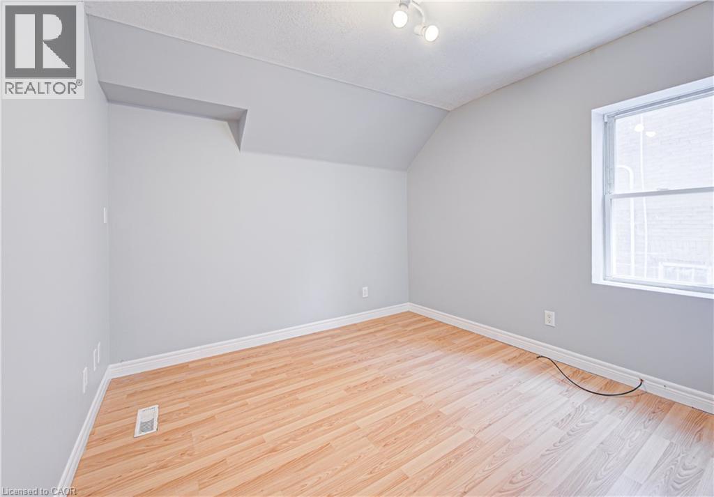 281 COURTLAND Avenue E thumbnail 23