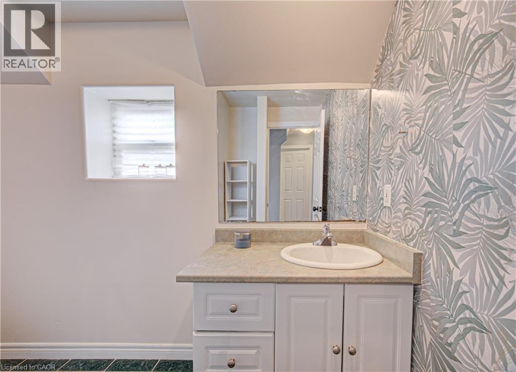 281 COURTLAND Avenue E thumbnail 26