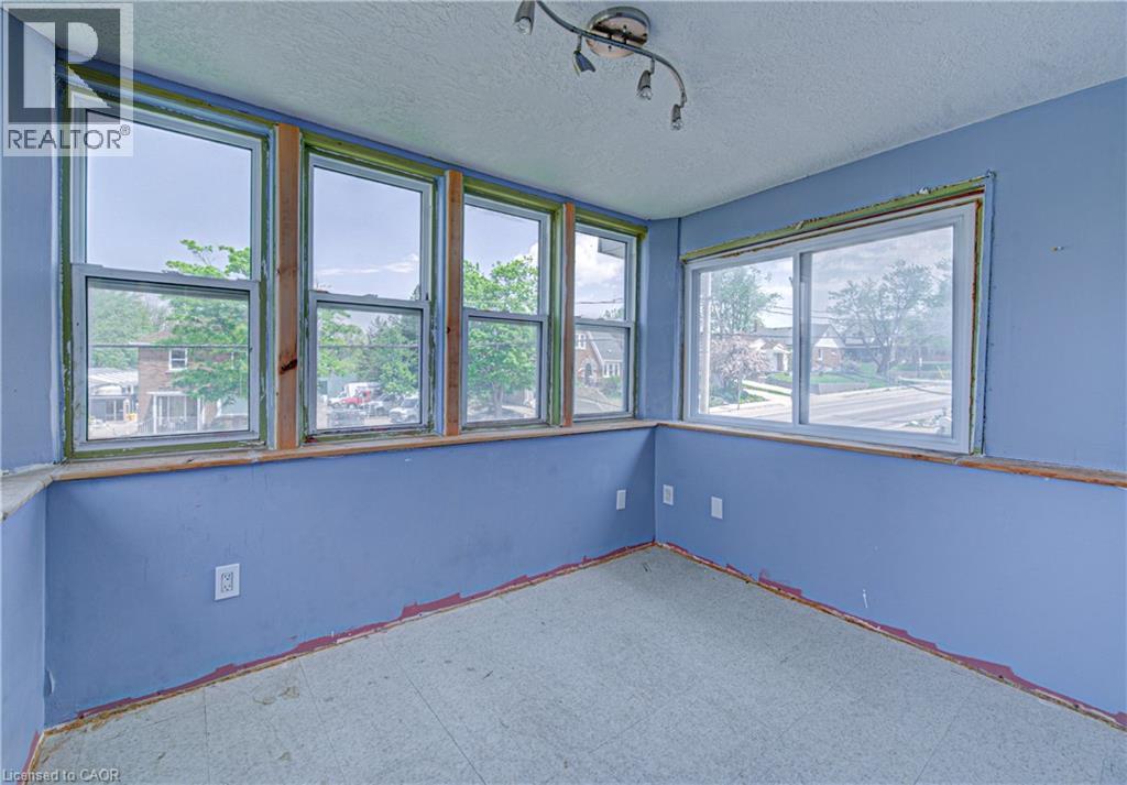 281 COURTLAND Avenue E thumbnail 28