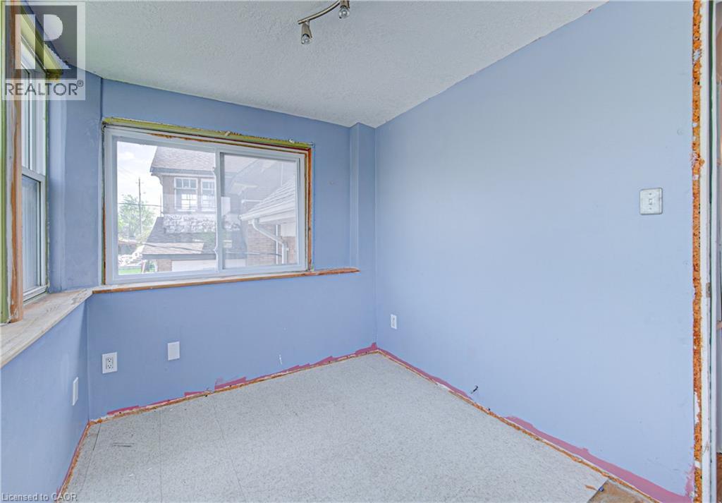 281 COURTLAND Avenue E thumbnail 29