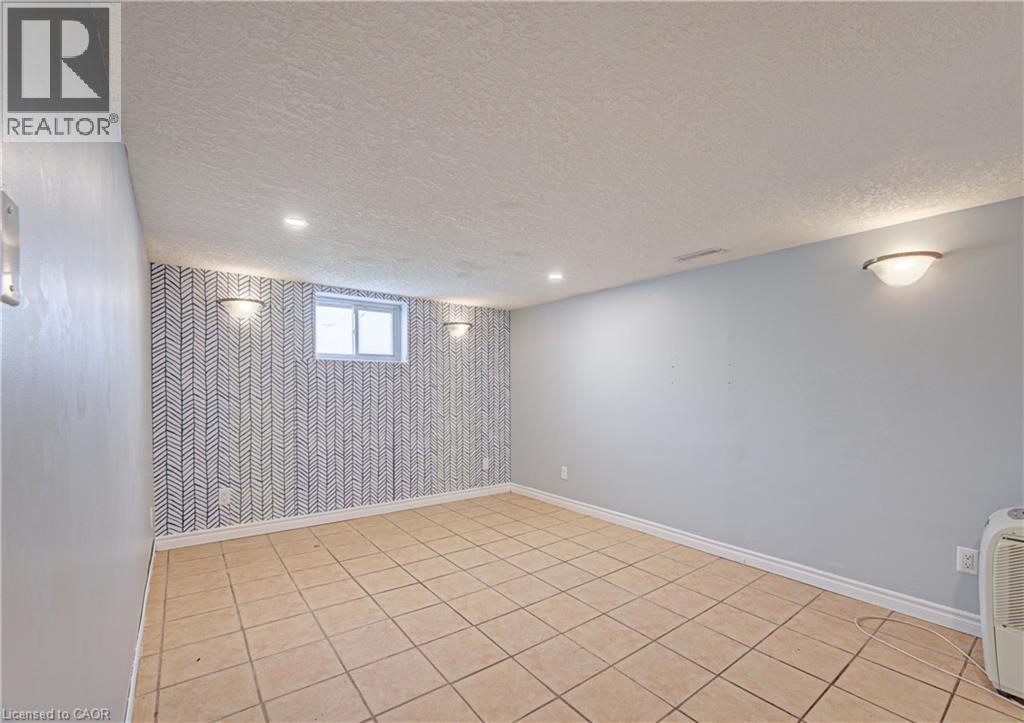 281 COURTLAND Avenue E thumbnail 32