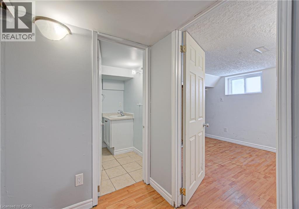 281 COURTLAND Avenue E thumbnail 34