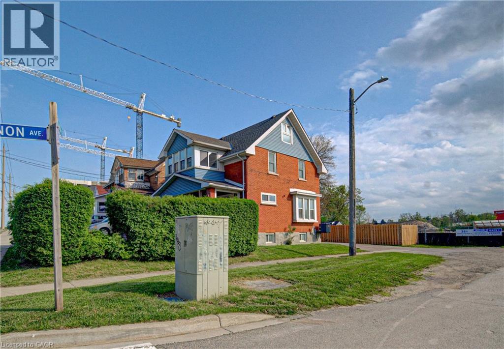 281 COURTLAND Avenue E thumbnail 40