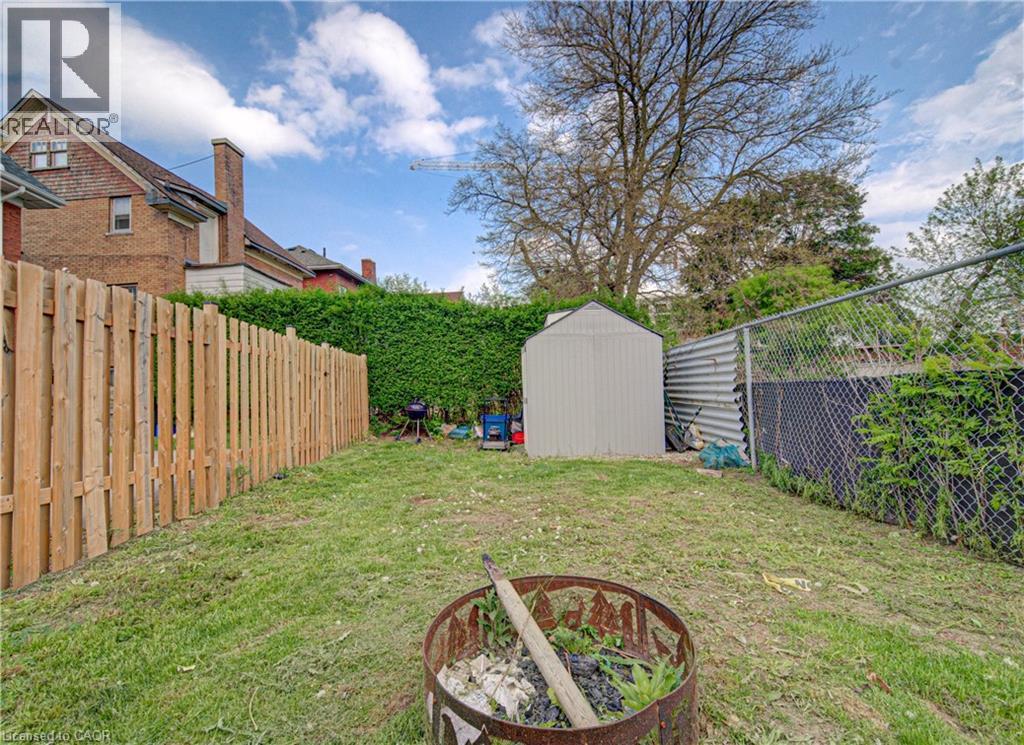 281 COURTLAND Avenue E thumbnail 43