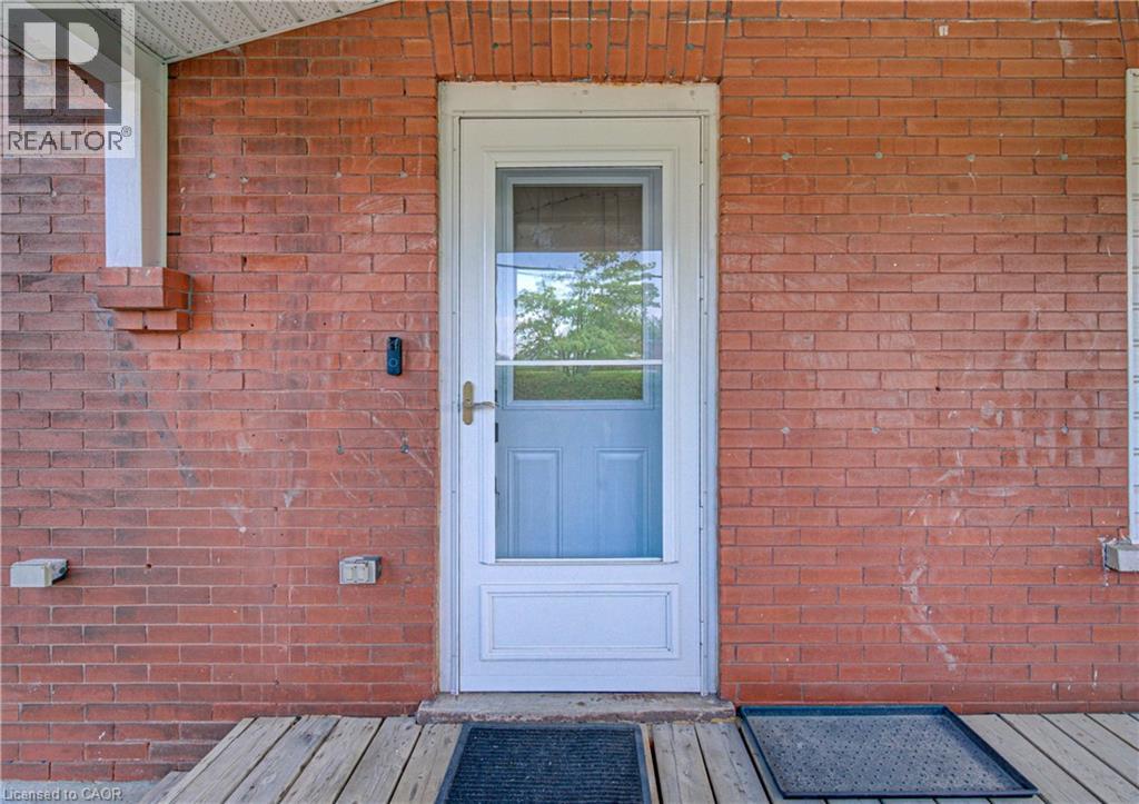 281 COURTLAND Avenue E thumbnail 6