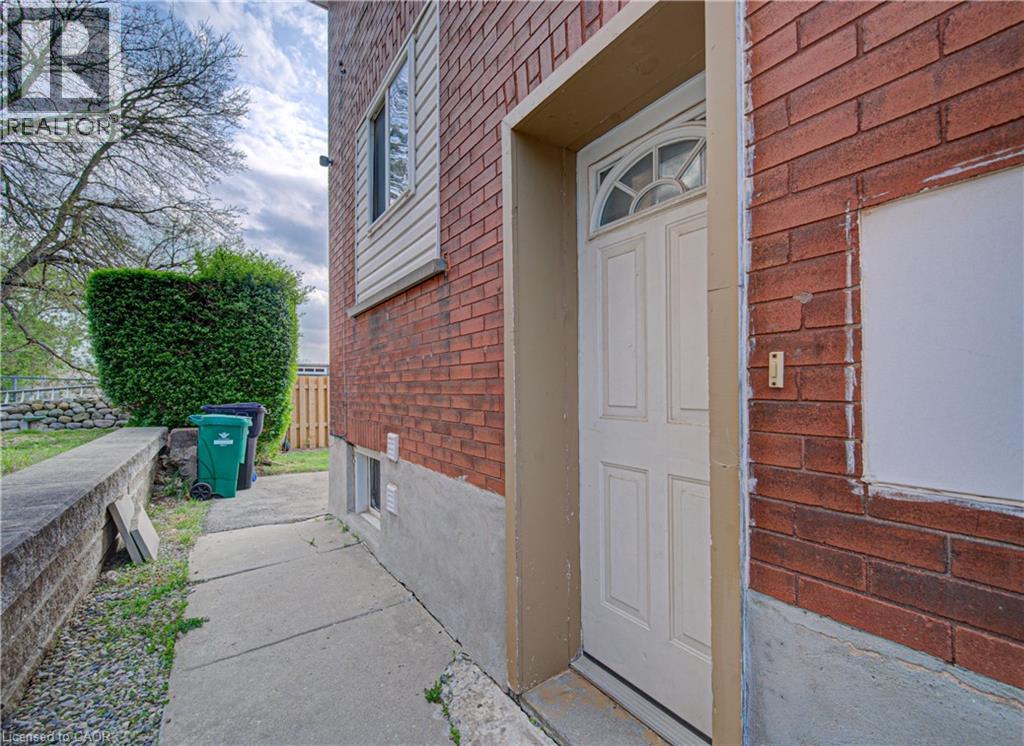 281 COURTLAND Avenue E thumbnail 7