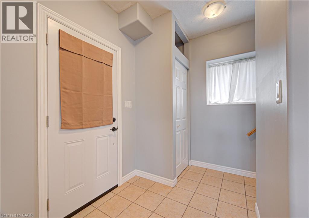 281 COURTLAND Avenue E thumbnail 8