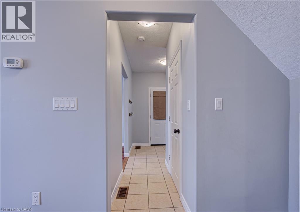 281 COURTLAND Avenue E thumbnail 9
