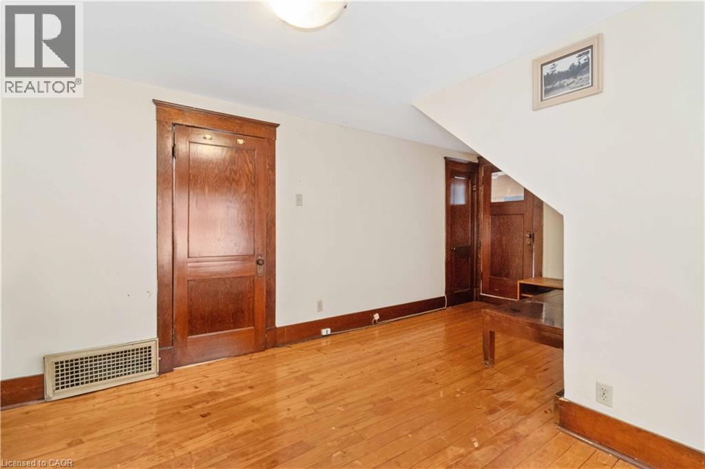 151 LOUISA Street thumbnail 25