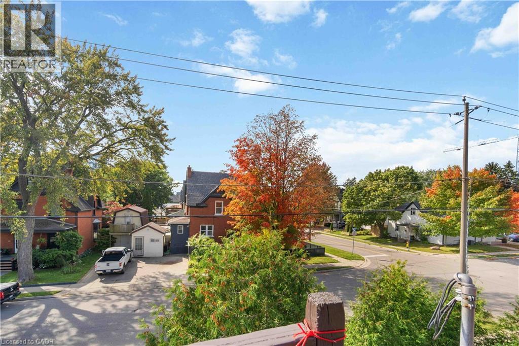151 LOUISA Street thumbnail 30