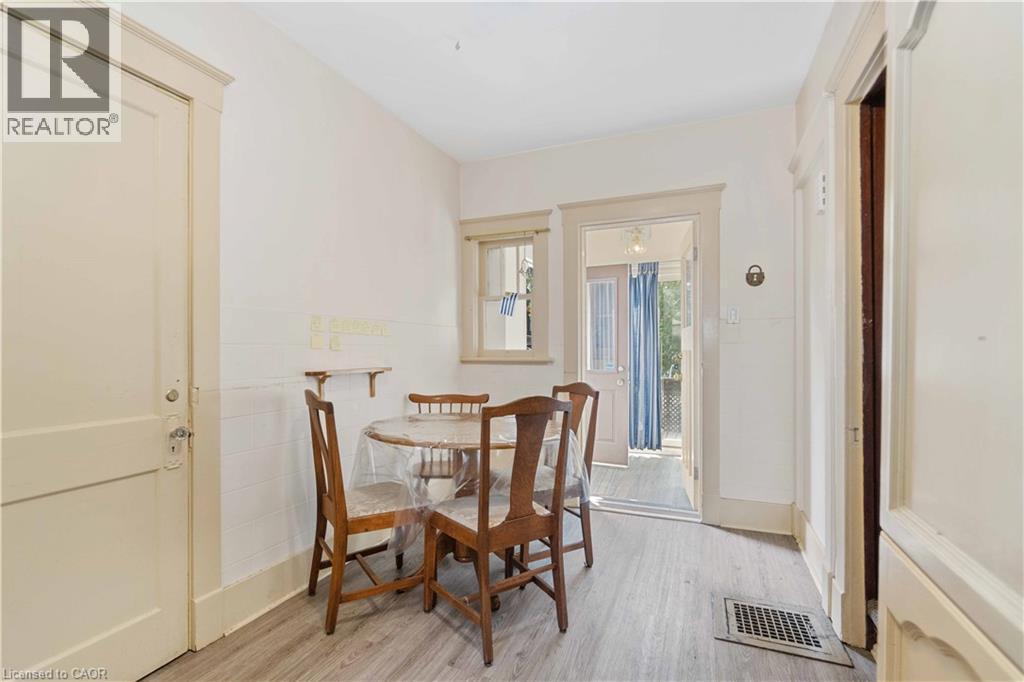 151 LOUISA Street thumbnail 6