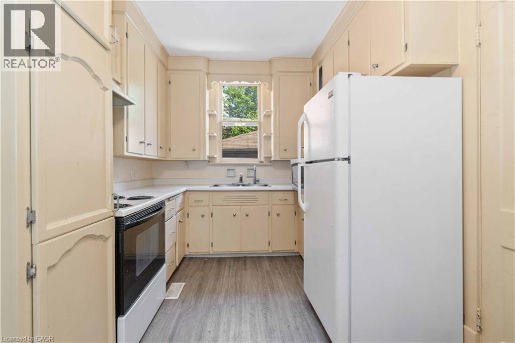 151 LOUISA Street thumbnail 8