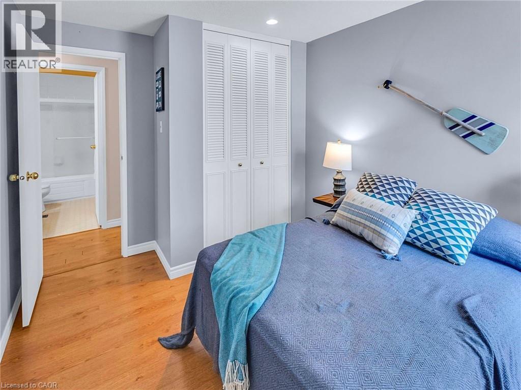 28 UNDERHILL Crescent Unit# 3 thumbnail 13