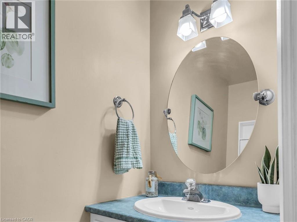 28 UNDERHILL Crescent Unit# 3 thumbnail 8