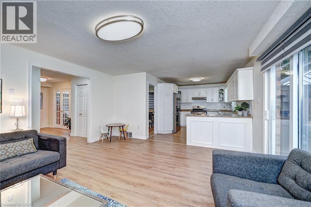 519 YORKSHIRE Drive thumbnail 11