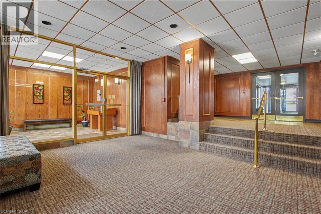 45 WESTMOUNT Road N Unit# 202 thumbnail 4