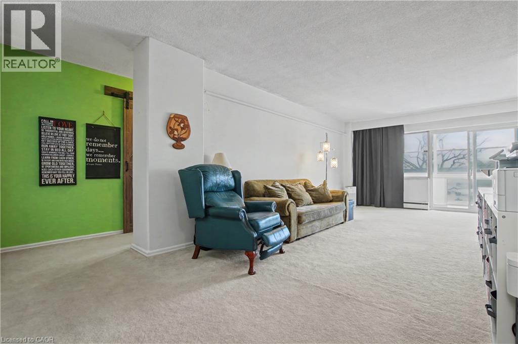 45 WESTMOUNT Road N Unit# 202 thumbnail 7