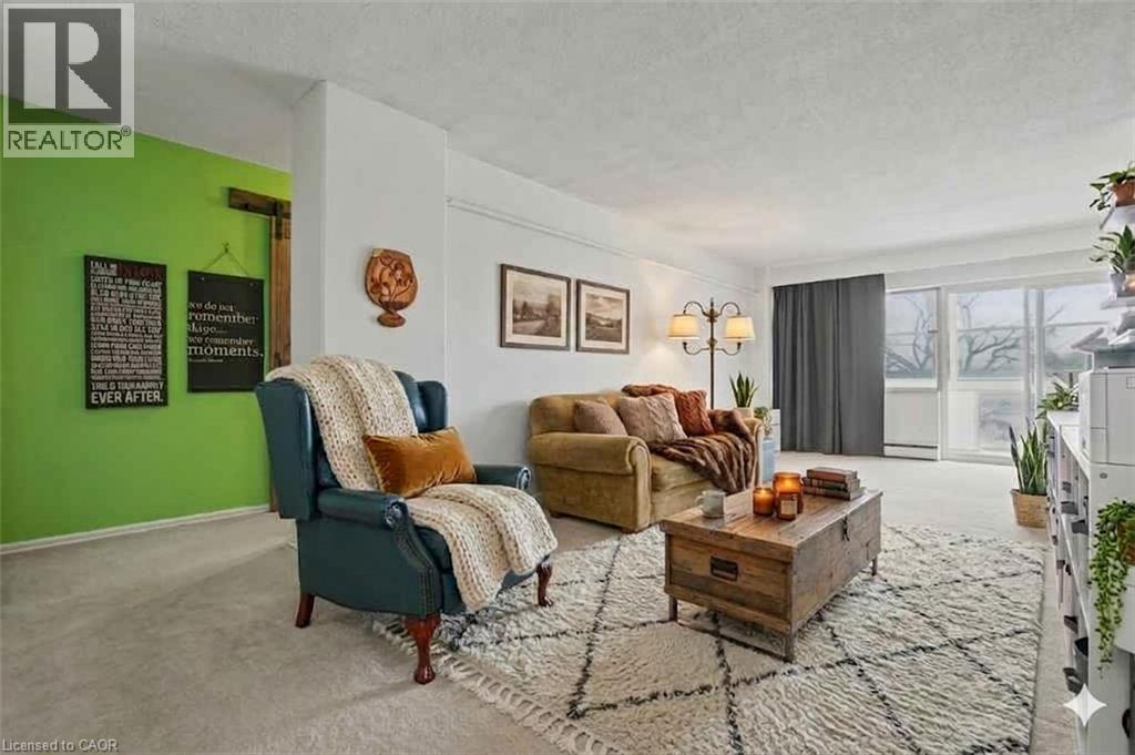 45 WESTMOUNT Road N Unit# 202 thumbnail 6