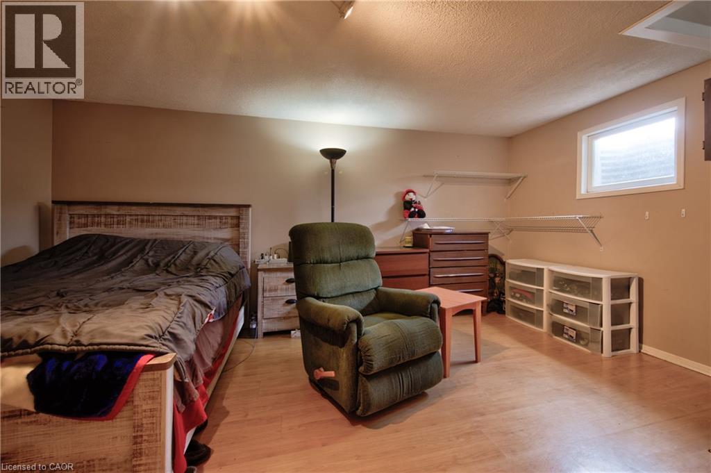 57 CLEMENS Avenue thumbnail 20