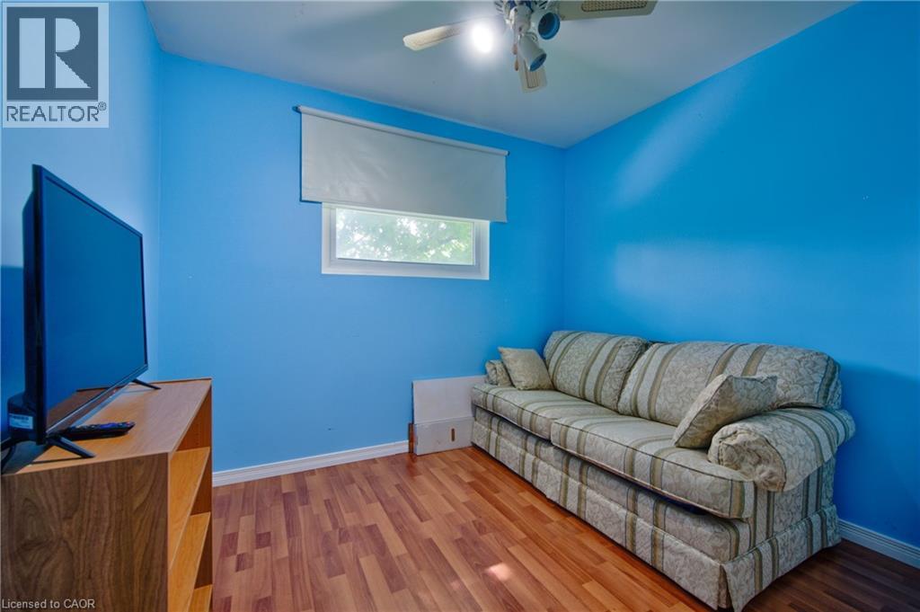 57 CLEMENS Avenue thumbnail 18