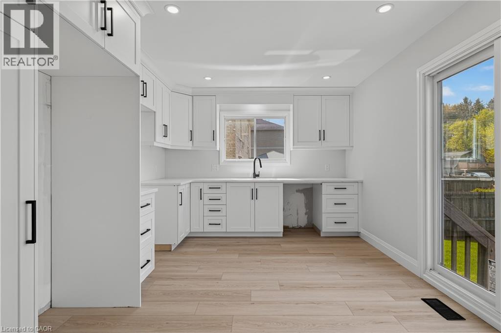 58 CATHERINE Street thumbnail 15