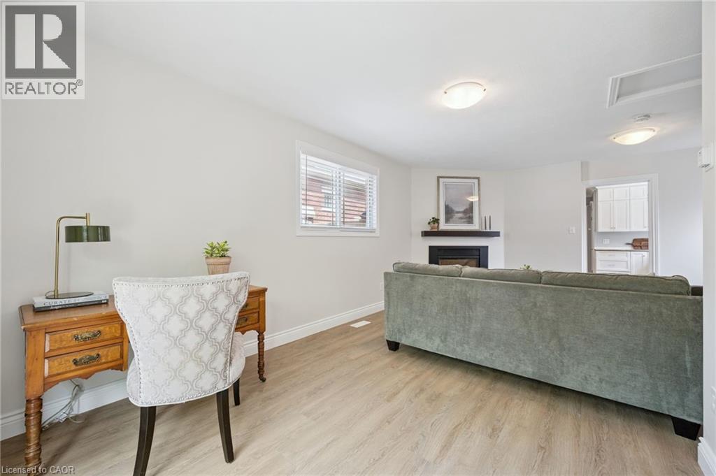 793 BELMONT Avenue W thumbnail 18