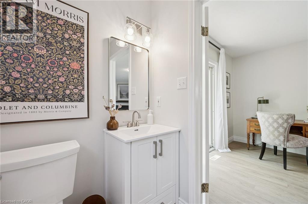 793 BELMONT Avenue W thumbnail 21