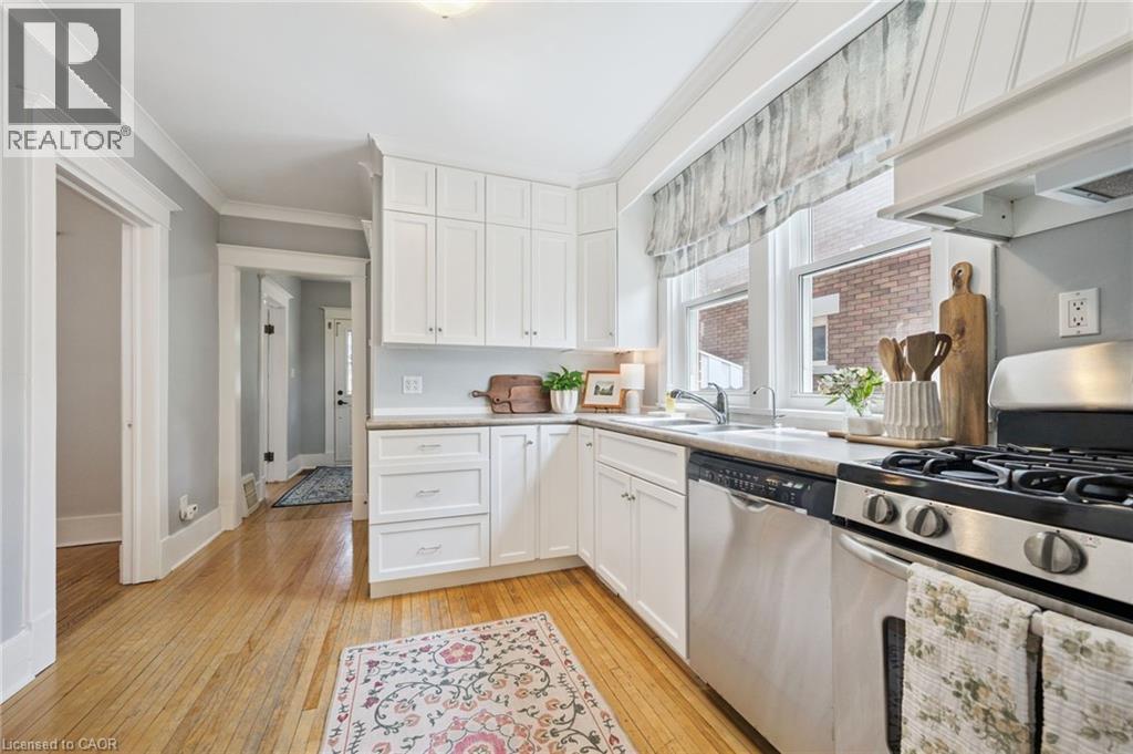 793 BELMONT Avenue W thumbnail 13