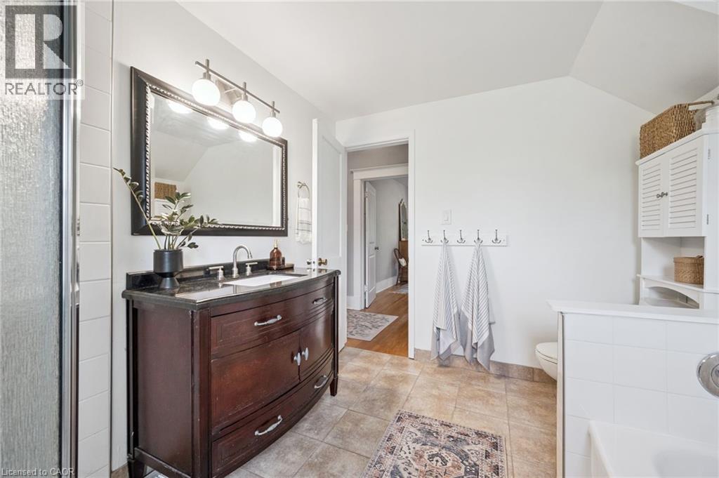 793 BELMONT Avenue W thumbnail 29