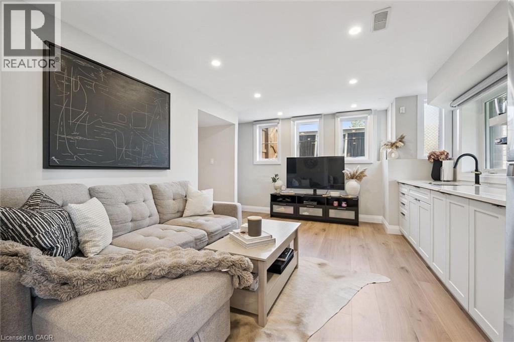 3 QUEENSBROOK Crescent thumbnail 25