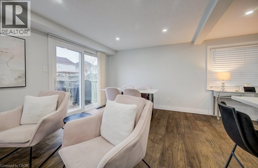 255 HIGHBROOK Crescent thumbnail 11